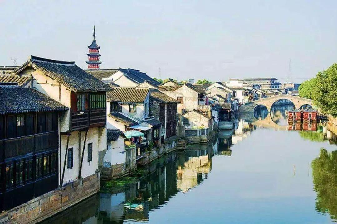 白山保险集团跌0.35% 股价跌破1600美元大关